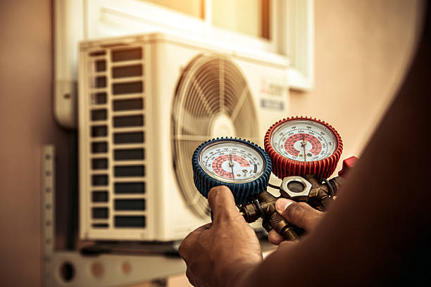 Professional Ductwork Repair technician working in Oakhurst, CA